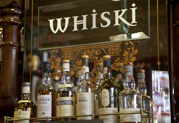 Whiski Bar & Restaurant